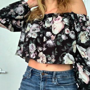 Off-shoulders Floral Crop Top